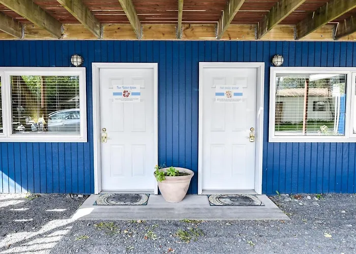 Sea Treasures Inn